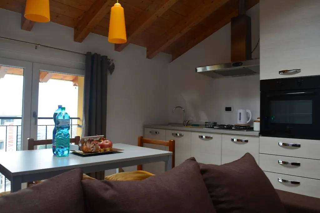 Monte Goj Apartments コモ