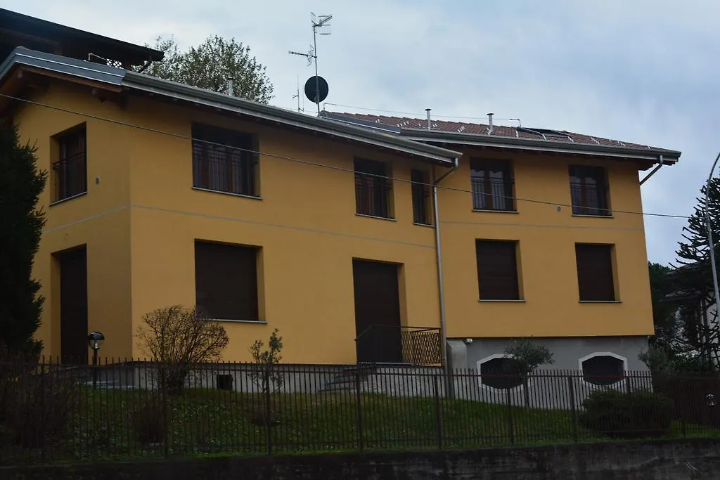 Monte Goj Apartments コモ イタリア