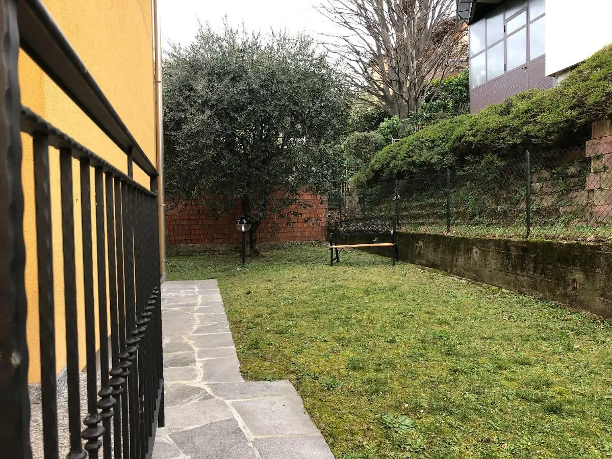 Monte Goj Apartments コモ