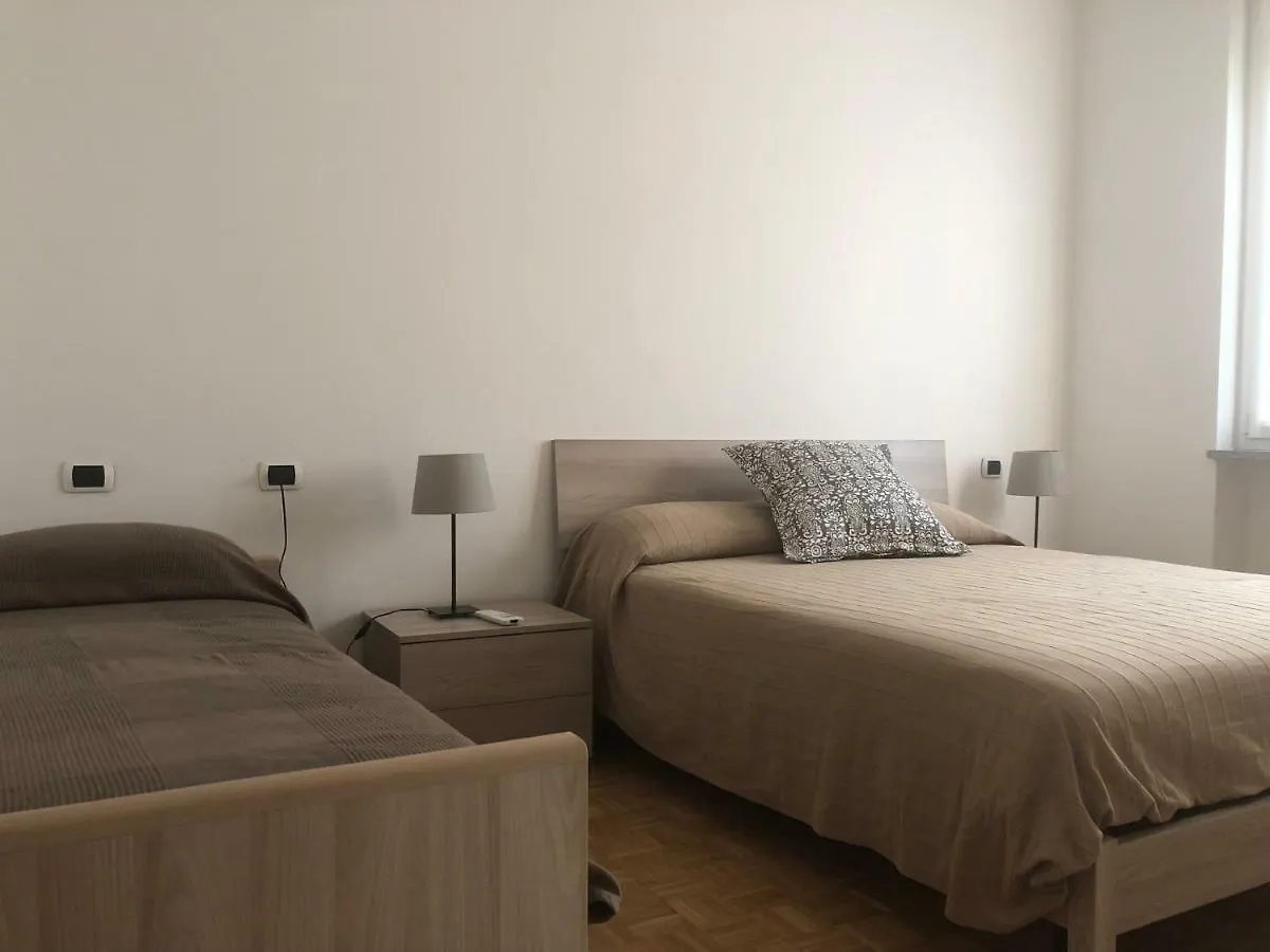 Monte Goj Apartments コモ イタリア